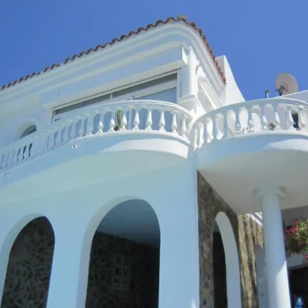 Lou - Casa Individual Con Piscina - Barneda Premium Villas