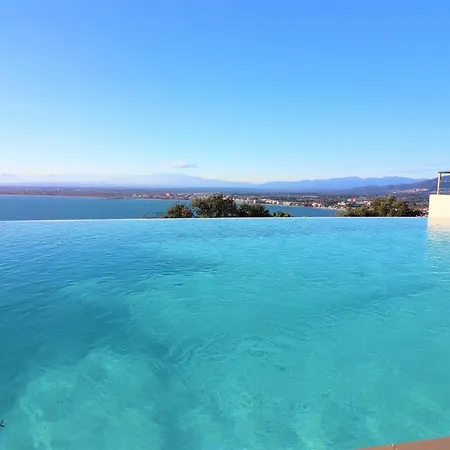 Lou - Casa Individual Con Piscina - Barneda Premium Villas *